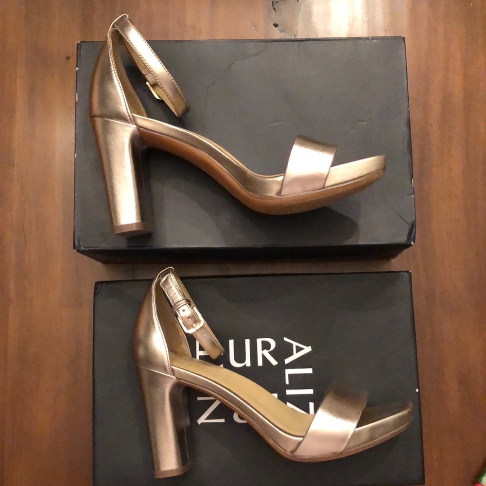 Light Bronze Metallic Heeled Sandals!!